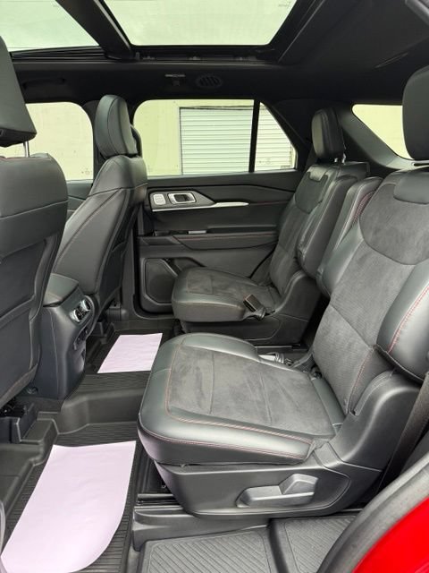 Used 2025 Ford Explorer ST w/ Sun And Sound Package AWD/4WD image 19