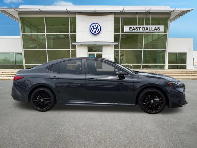 Used 2025 Toyota Camry LE FWD image 3