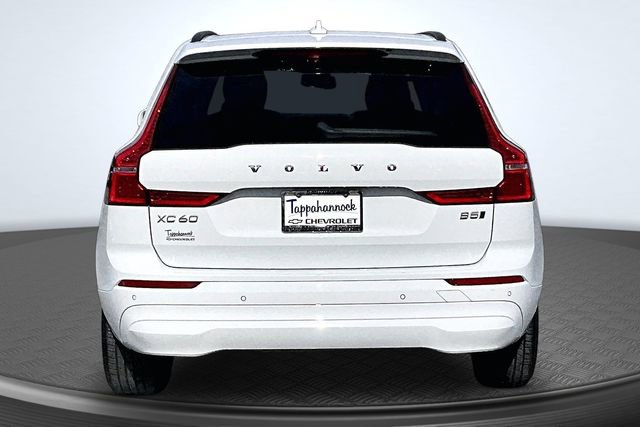 Used 2022 Volvo XC60 B5 Momentum AWD/4WD image 5