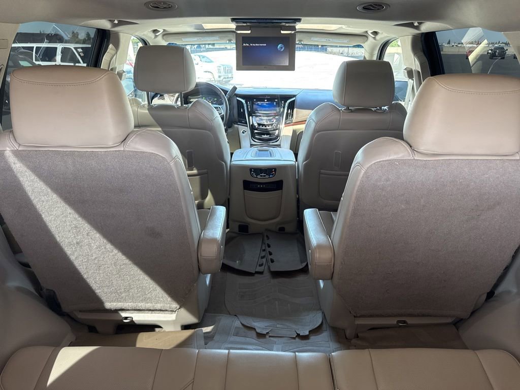 Used 2015 Cadillac Escalade Luxury AWD/4WD image 16
