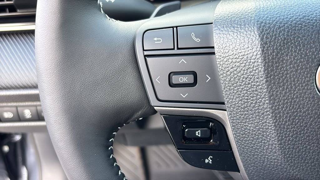 New 2026 Toyota Camry SE w/ Convenience Package FWD image 16