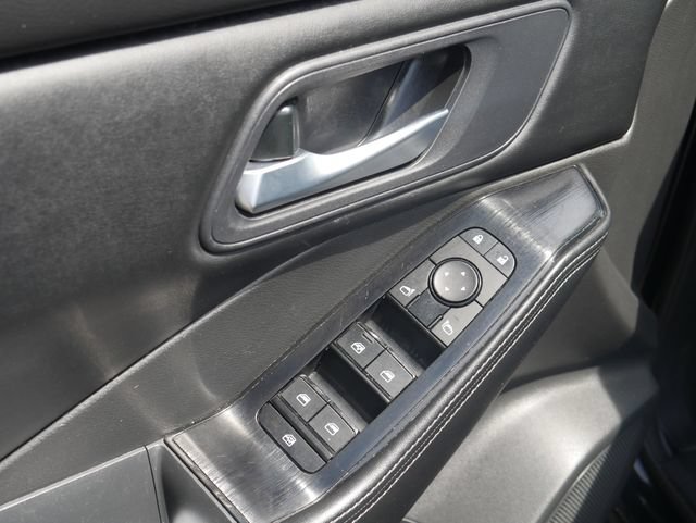 Used 2024 Nissan Rogue SV FWD image 9
