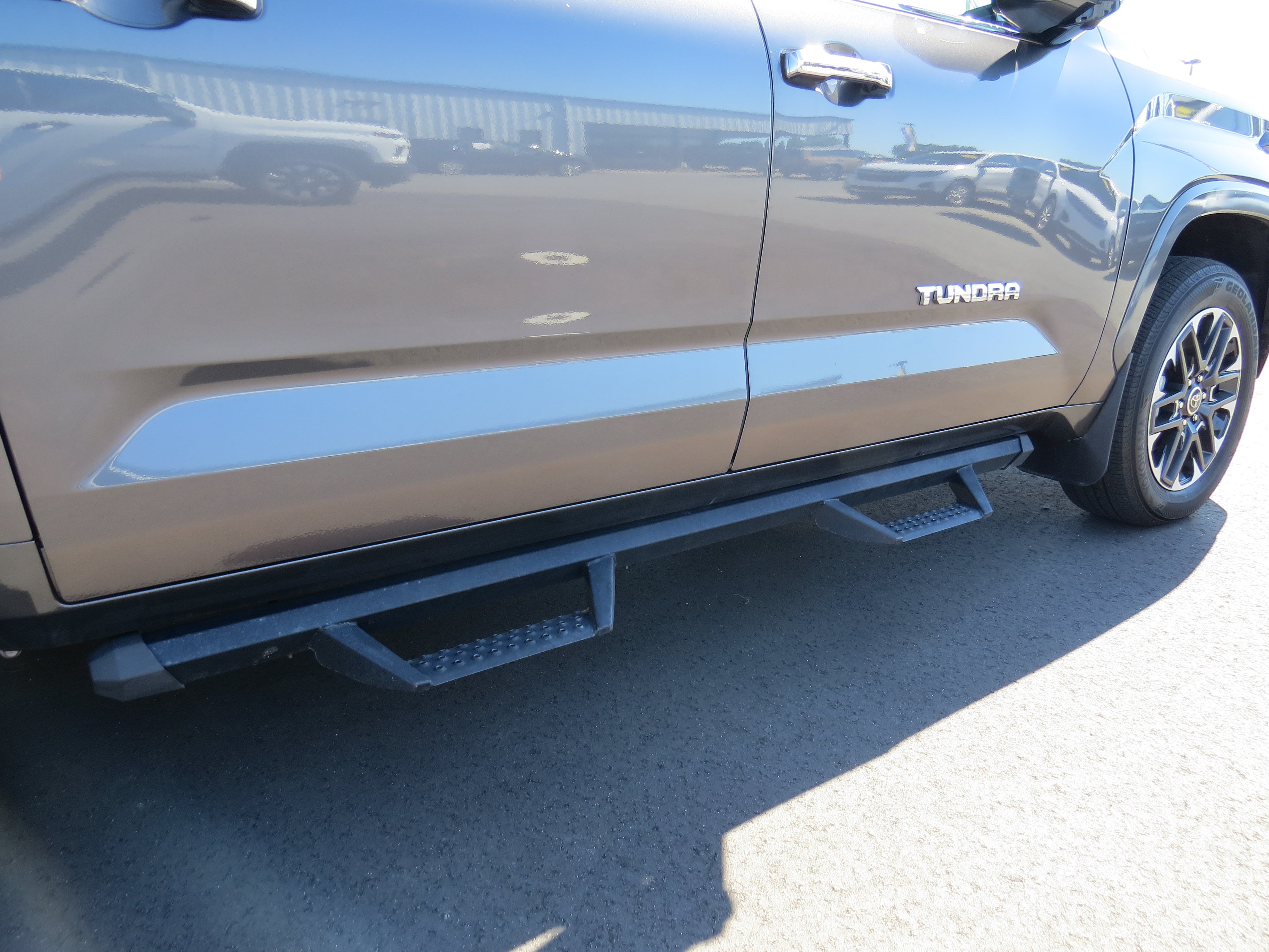 Used 2023 Toyota Tundra Limited AWD/4WD image 11