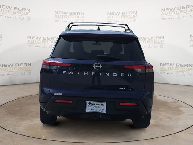 Used 2022 Nissan Pathfinder SV image 4