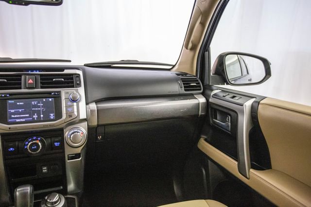 Used 2016 Toyota 4Runner SR5 Premium image 5