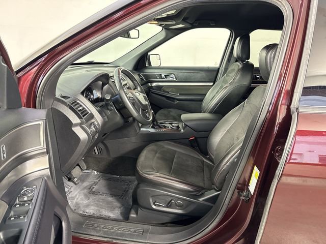 Used 2018 Ford Explorer XLT w/ Equipment Group 202A AWD/4WD image 5