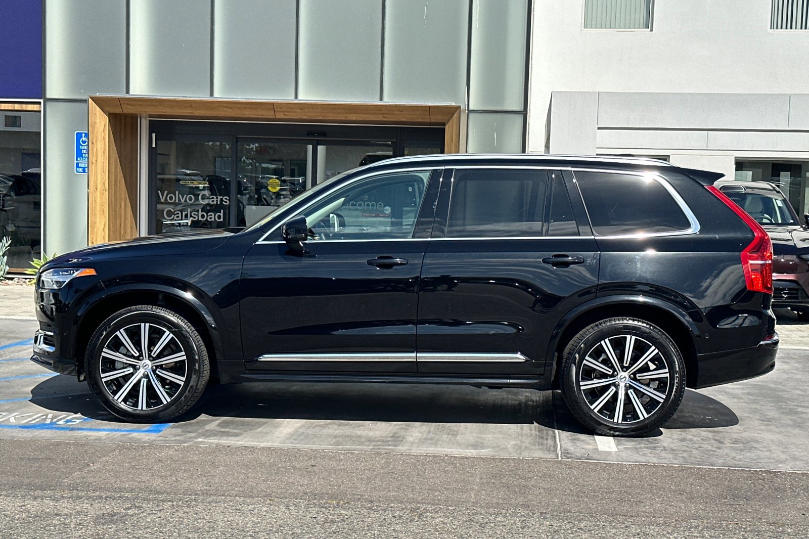 Certified 2025 Volvo XC90 B6 Plus image 7