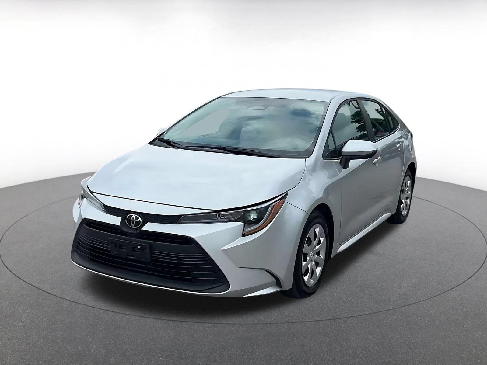 Used 2025 Toyota Corolla LE FWD image 6