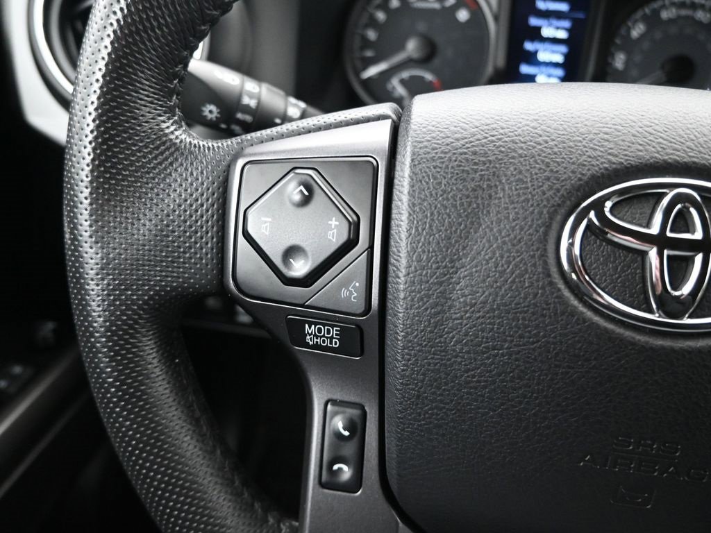 Used 2022 Toyota Tacoma TRD Off-Road image 20
