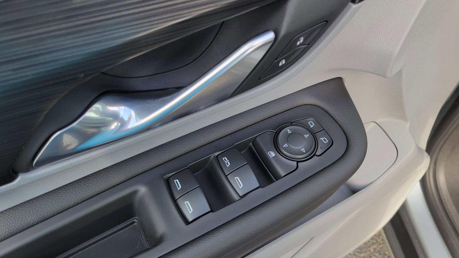Used 2023 GMC Terrain SLE image 20