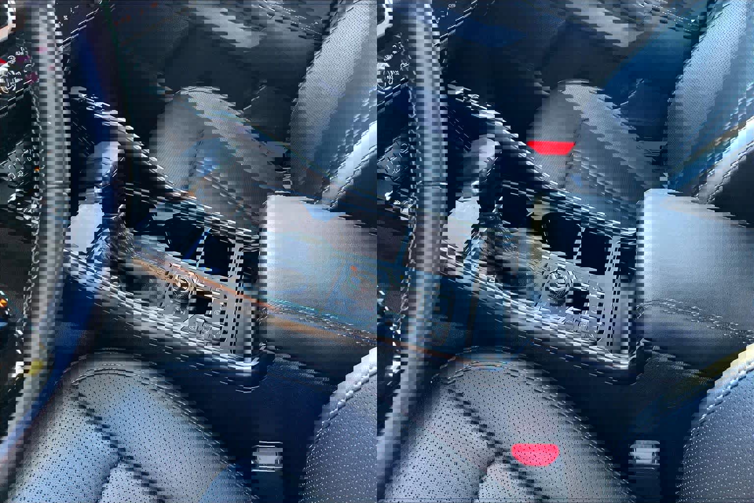 Used 2024 Kia Sorento S image 15