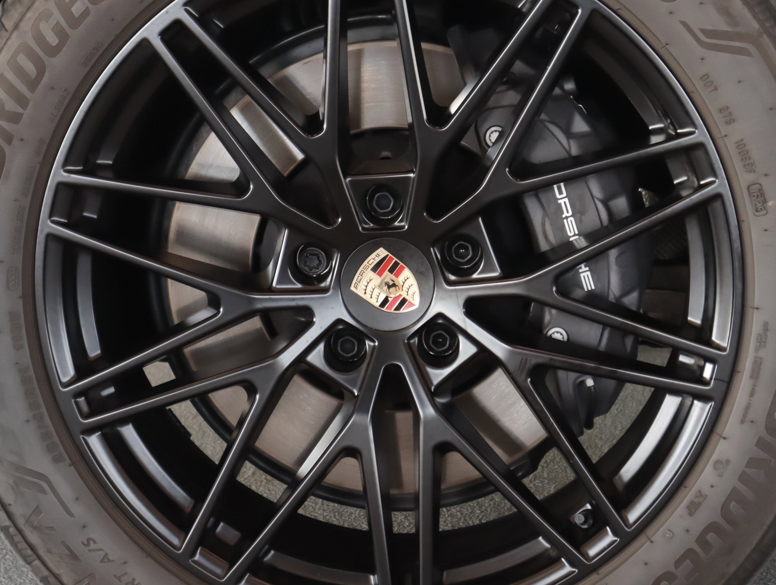 Certified 2025 Porsche Cayenne Coupe image 14