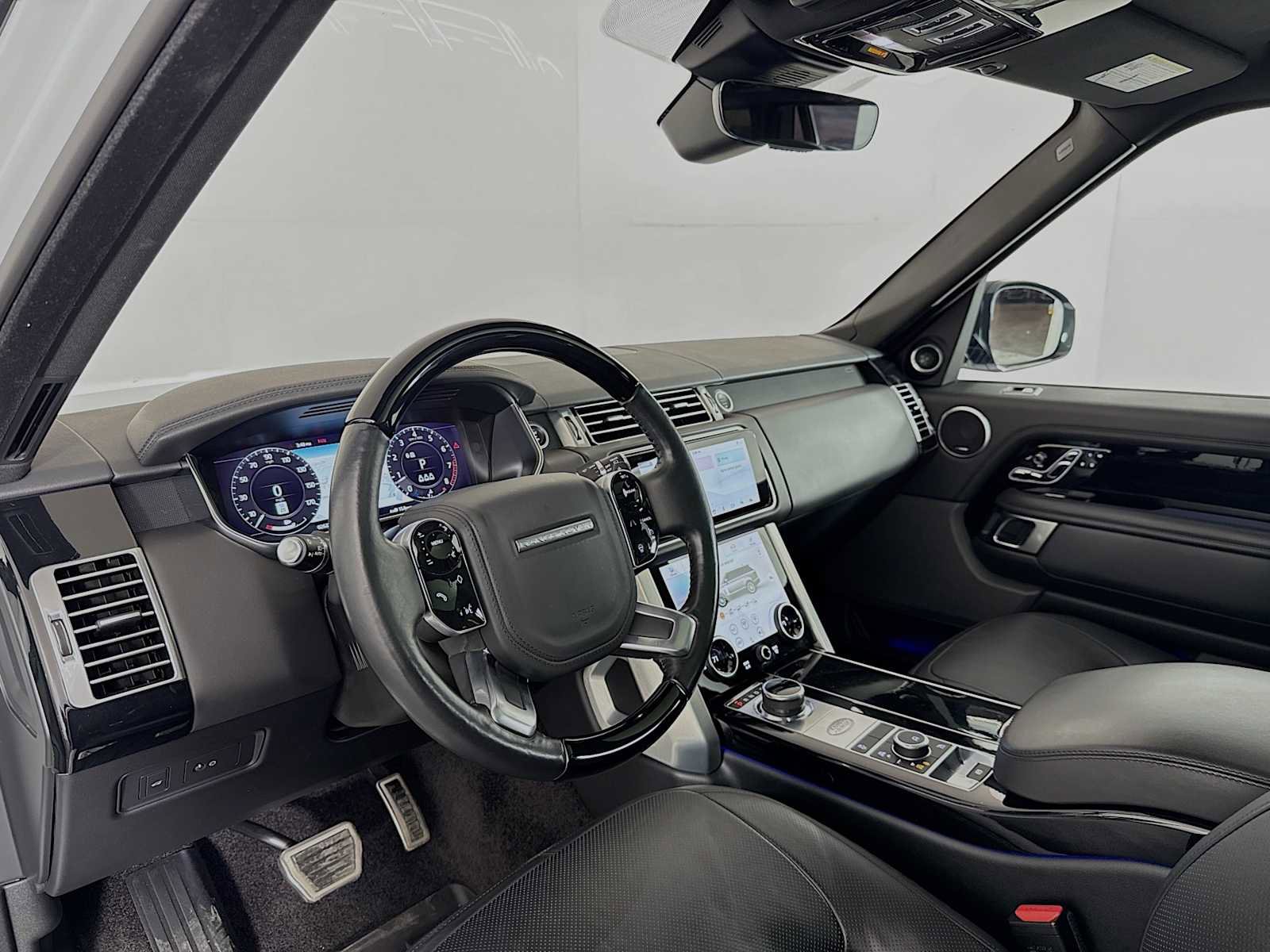 Used 2022 Land Rover Range Rover P525 Westminster Edition image 9
