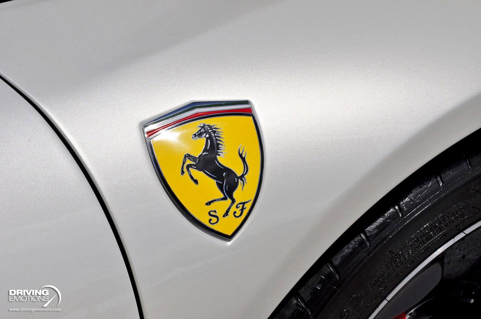 Used 2024 Ferrari SF90 Spider image 11