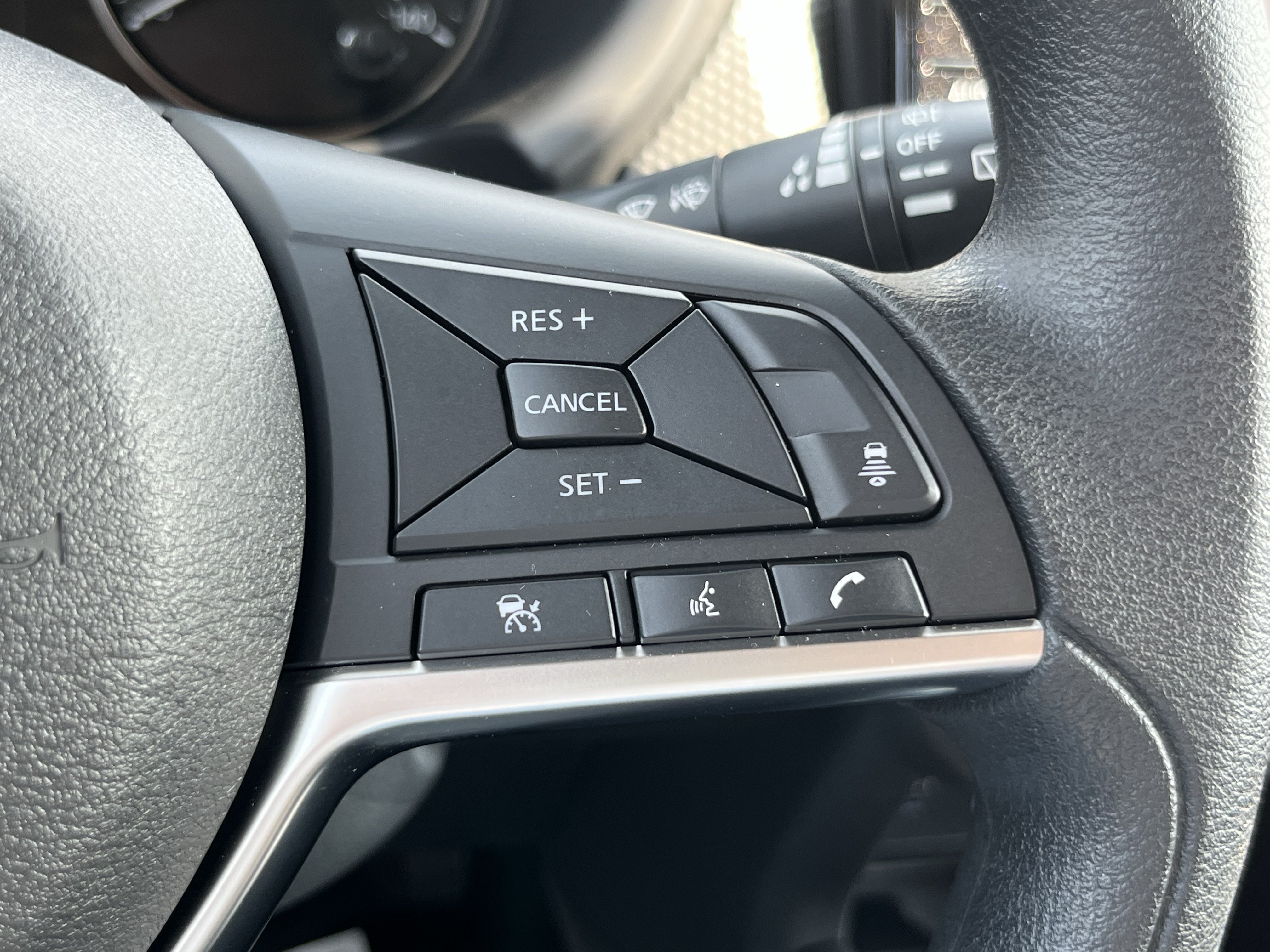Used 2024 Nissan Kicks SV FWD image 26