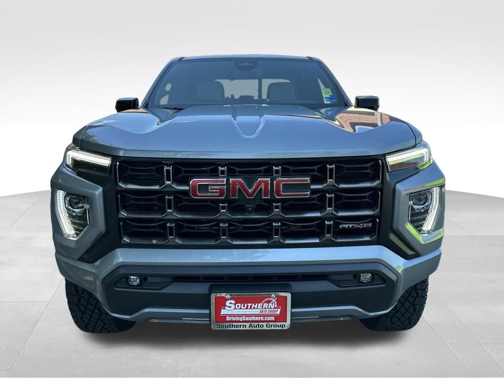 Used 2025 GMC Canyon AT4 w/ AT4X Package AWD/4WD image 9