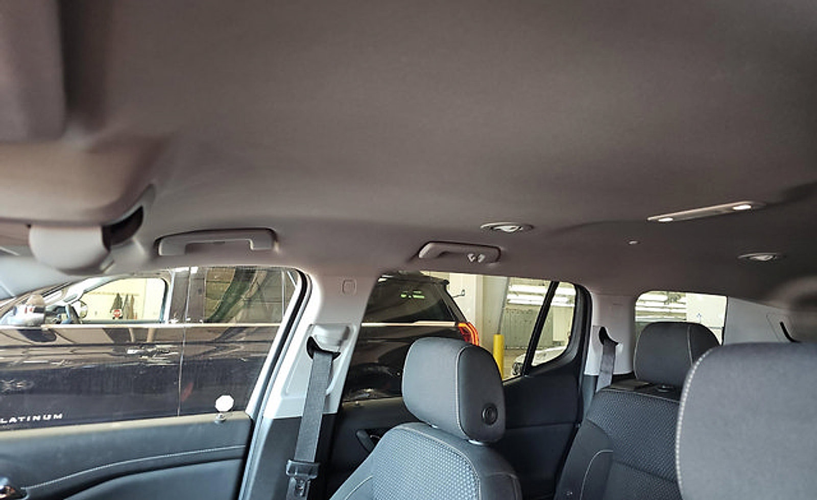 Used 2023 GMC Acadia SLE FWD image 20