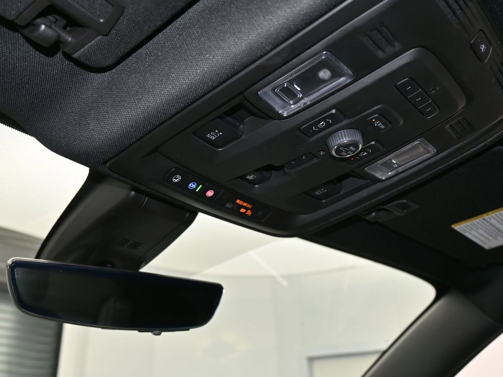 Used 2022 GMC Yukon Denali w/ Denali Premium Package image 29