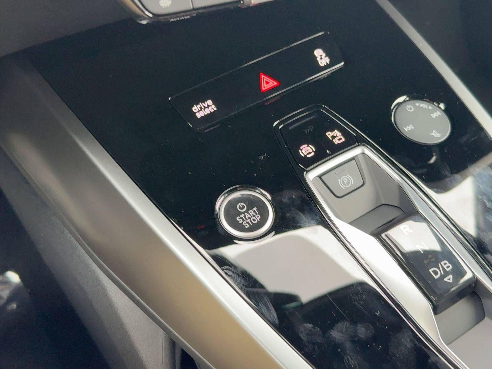 New 2026 Audi Q4 e-tron Premium Plus image 26