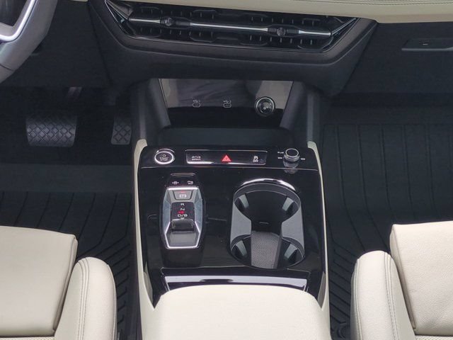 Used 2025 Audi Q6 e-tron Prestige AWD/4WD image 17