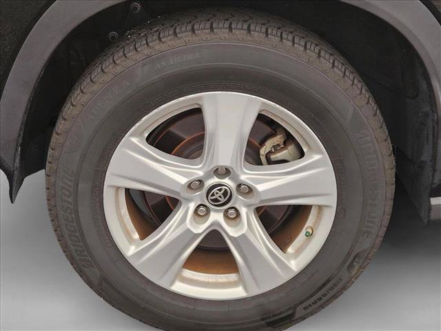 Used 2021 Toyota Highlander L FWD image 5