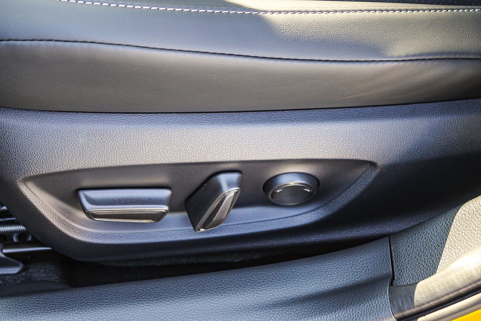 New 2026 Toyota Prius FWD image 23