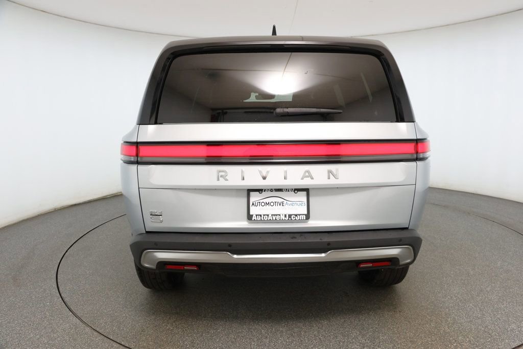 Used 2023 Rivian R1S Adventure image 5