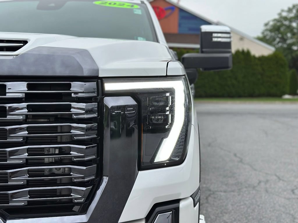 Certified 2024 GMC Sierra 3500 Denali Ultimate AWD/4WD image 39