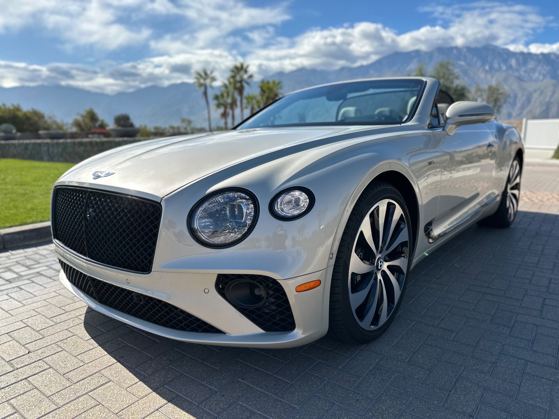 Used 2024 Bentley Continental GT V8 image 39