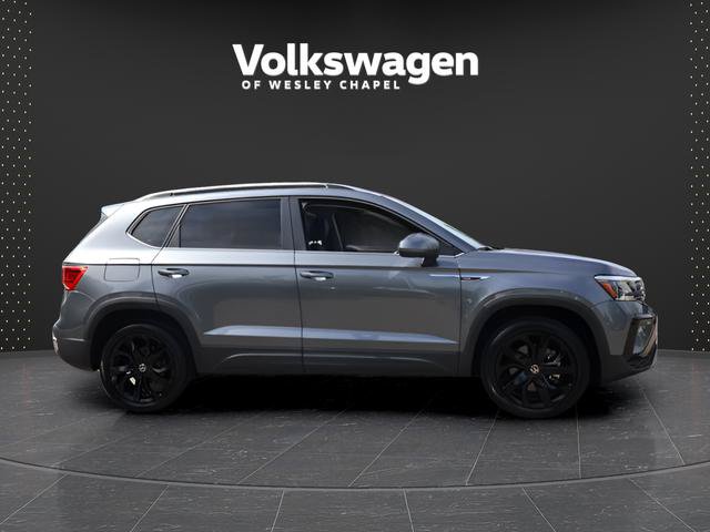 Certified 2024 Volkswagen Taos SE w/ Panoramic Sunroof Package FWD image 10