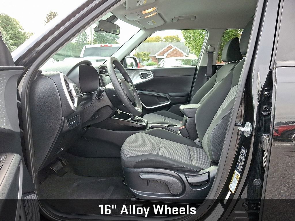 Used 2023 Kia Soul LX w/ Option Group 015 image 16