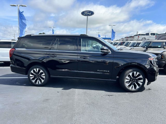 New 2026 Ford Expedition Platinum w/ Driver's Package AWD/4WD image 3