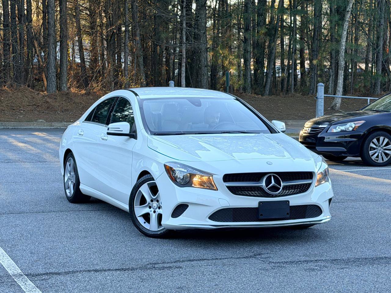 Used 2017 Mercedes-Benz CLA 250 4MATIC image 3