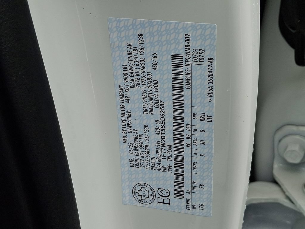 Used 2025 Ford F250 Platinum AWD/4WD image 32