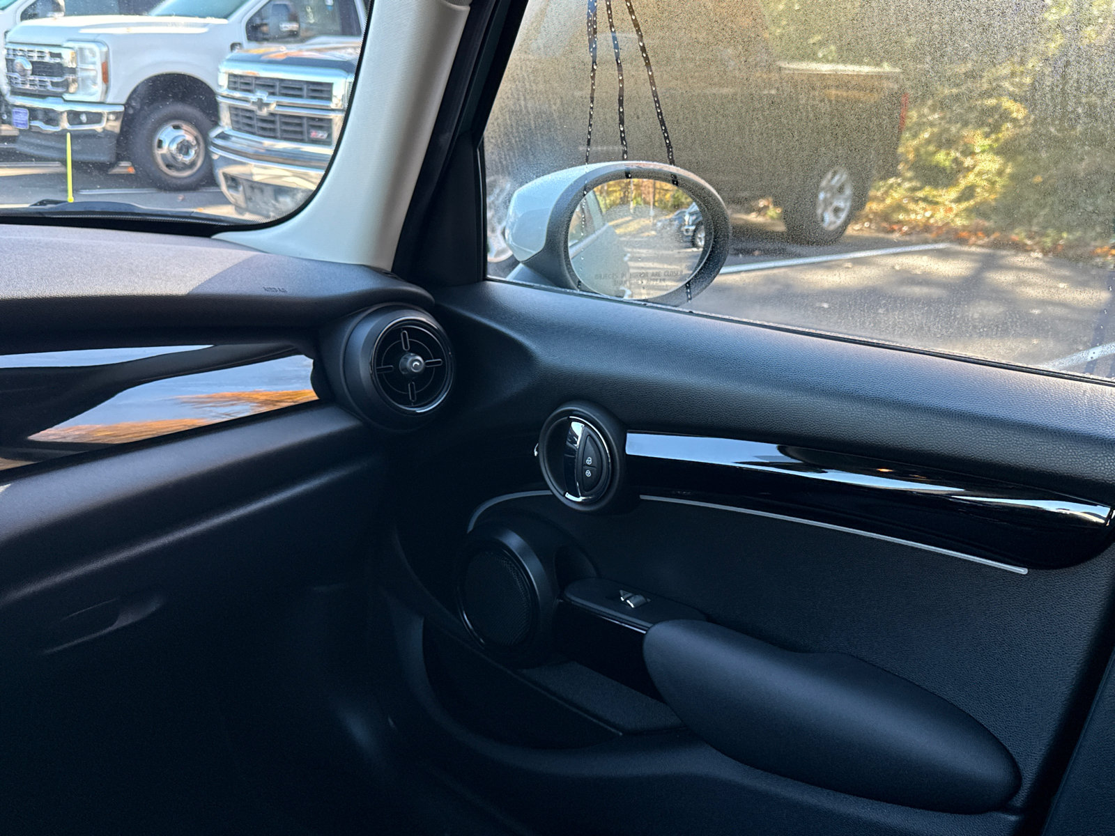 Used 2023 MINI Cooper 4-Door Hardtop FWD image 25