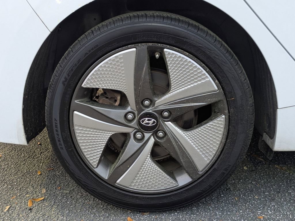 Used 2020 Hyundai Ioniq SEL image 12