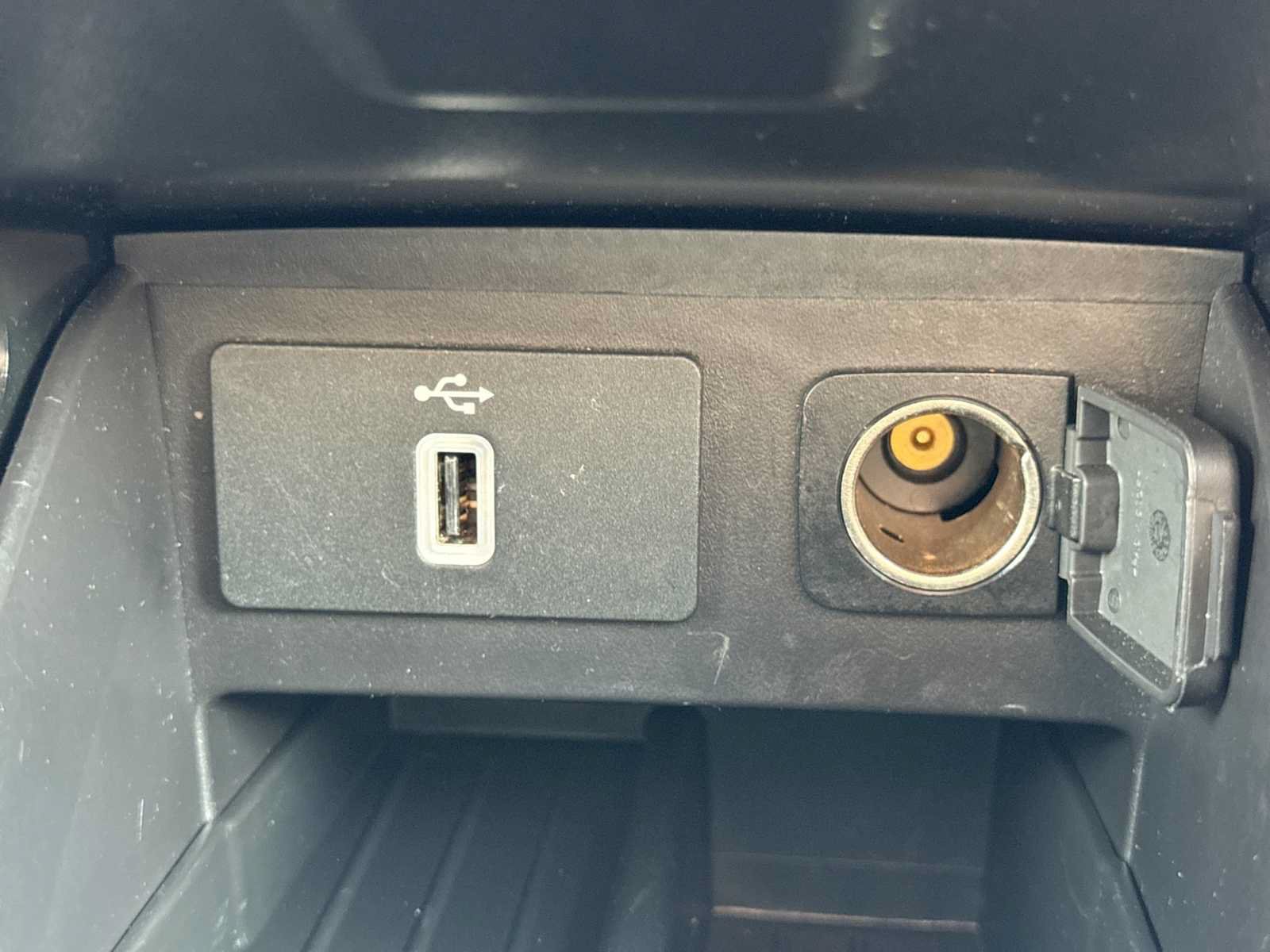 Used 2018 Ford Explorer Sport AWD/4WD image 30