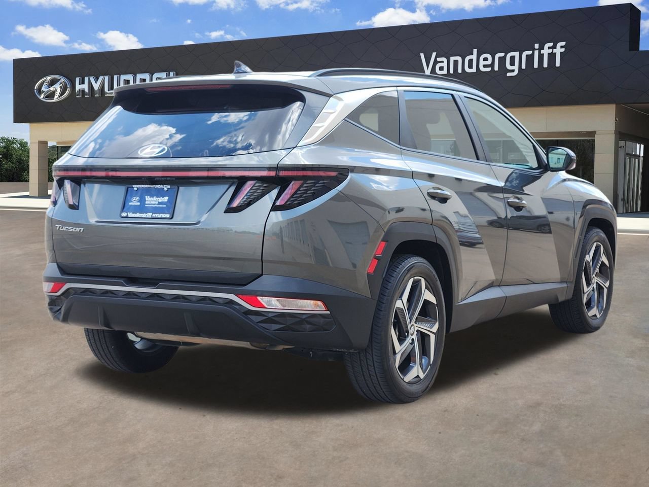 Used 2022 Hyundai Tucson SEL w/ Convenience + Premium Package FWD image 3