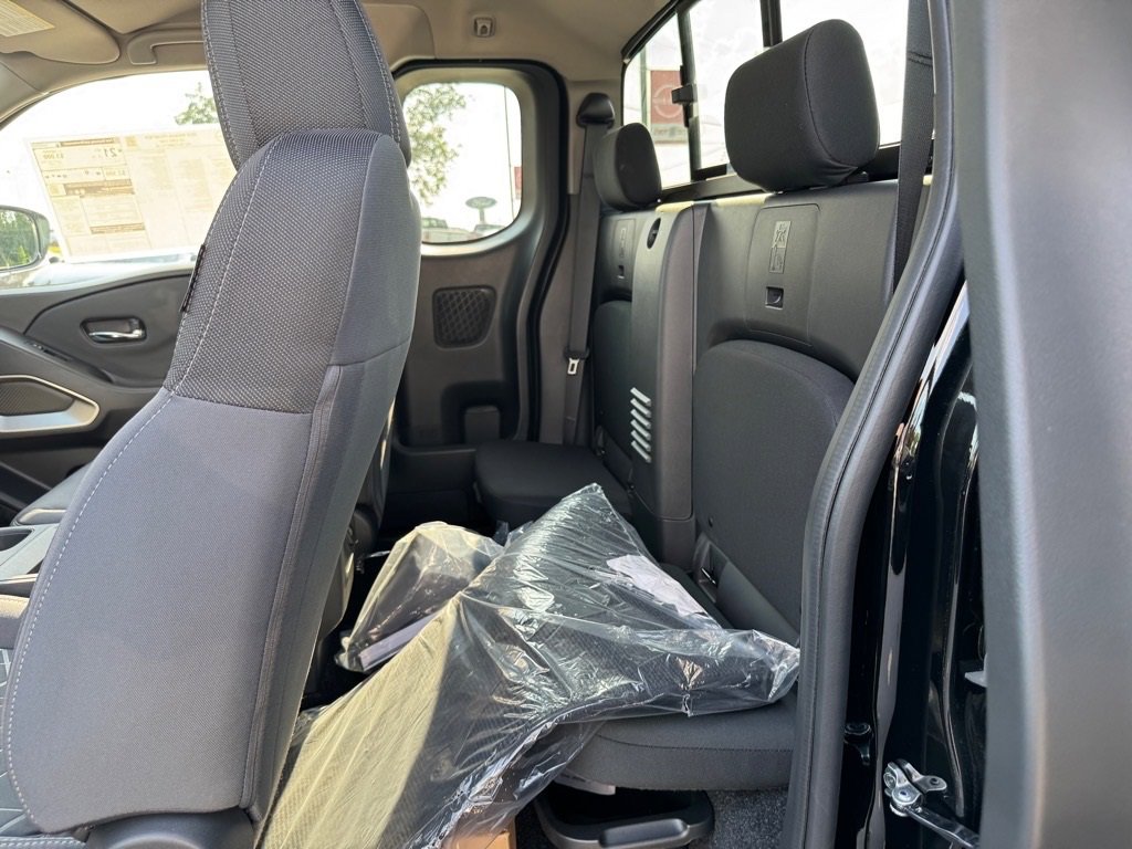 New 2025 Nissan Frontier SV w/ SV Convenience Package image 12