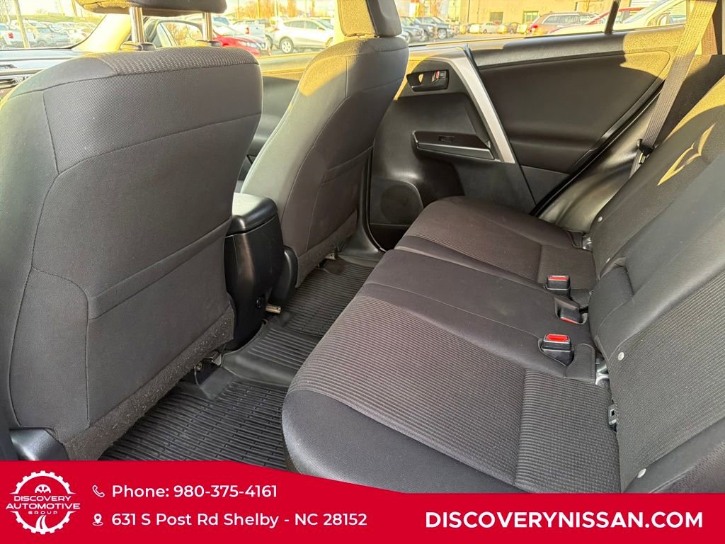 Used 2016 Toyota RAV4 LE image 30