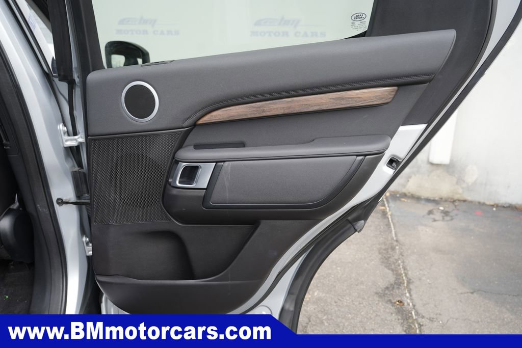 Used 2018 Land Rover Discovery HSE AWD/4WD image 35