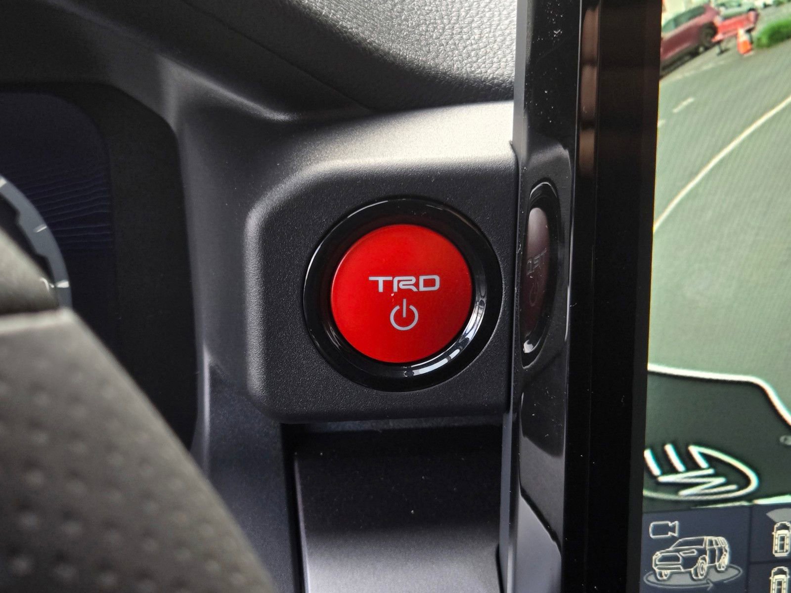 Certified 2026 Toyota 4Runner TRD Off-Road Premium AWD/4WD image 20