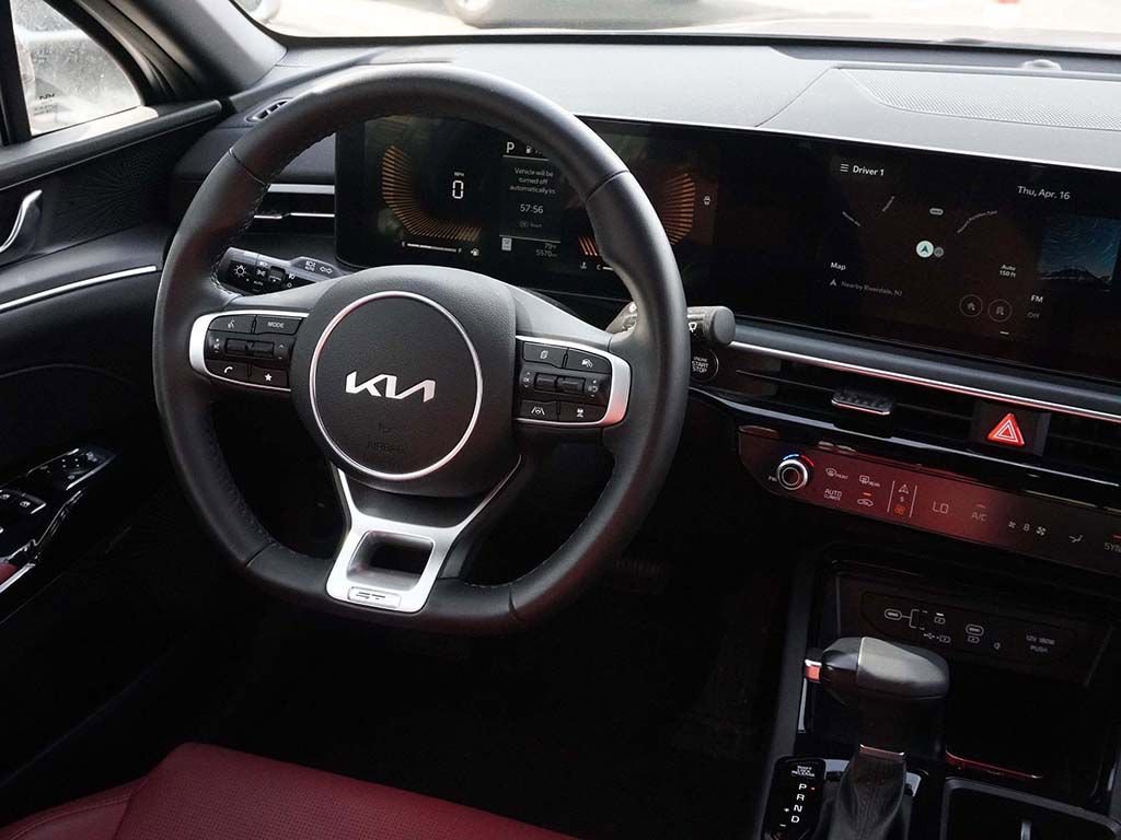 Used 2025 Kia K5 GT-Line w/ GT-Line Premium Package FWD image 32