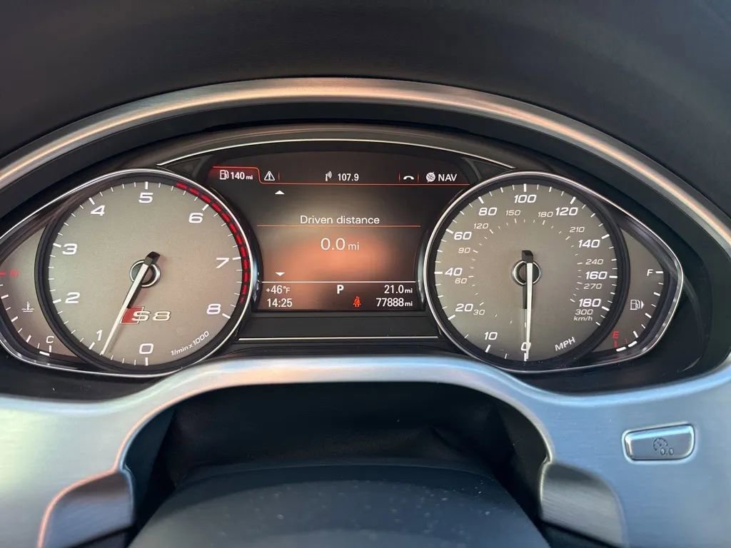 Used 2015 Audi S8 w/ S8 Cold Weather Package image 10