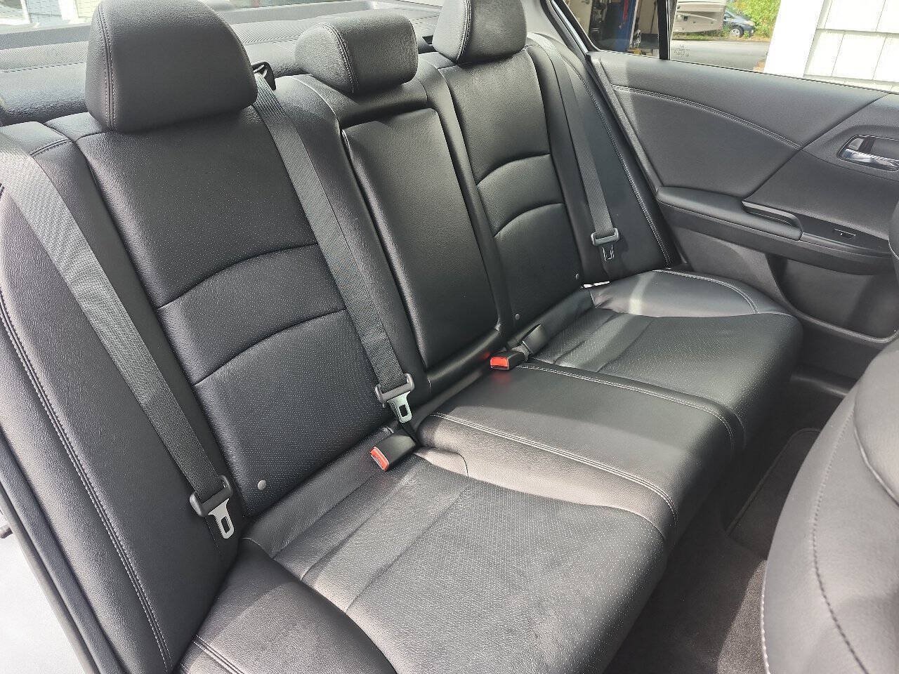Used 2015 Honda Accord EX-L image 18