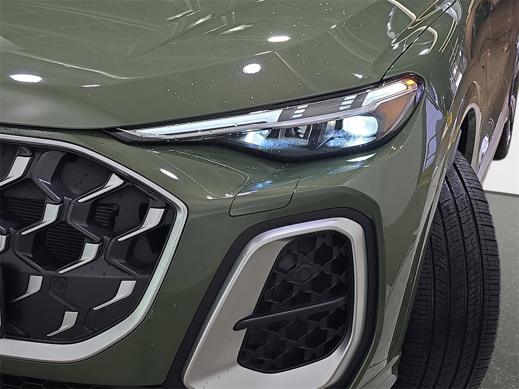 New 2025 Audi SQ5 Prestige image 32