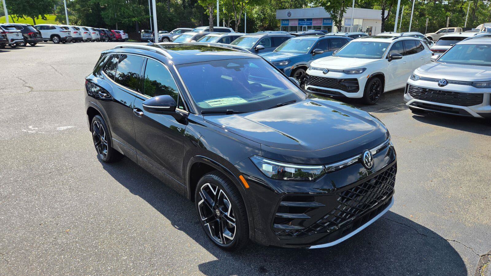 New 2026 Volkswagen Tiguan SEL R-Line AWD/4WD image 7