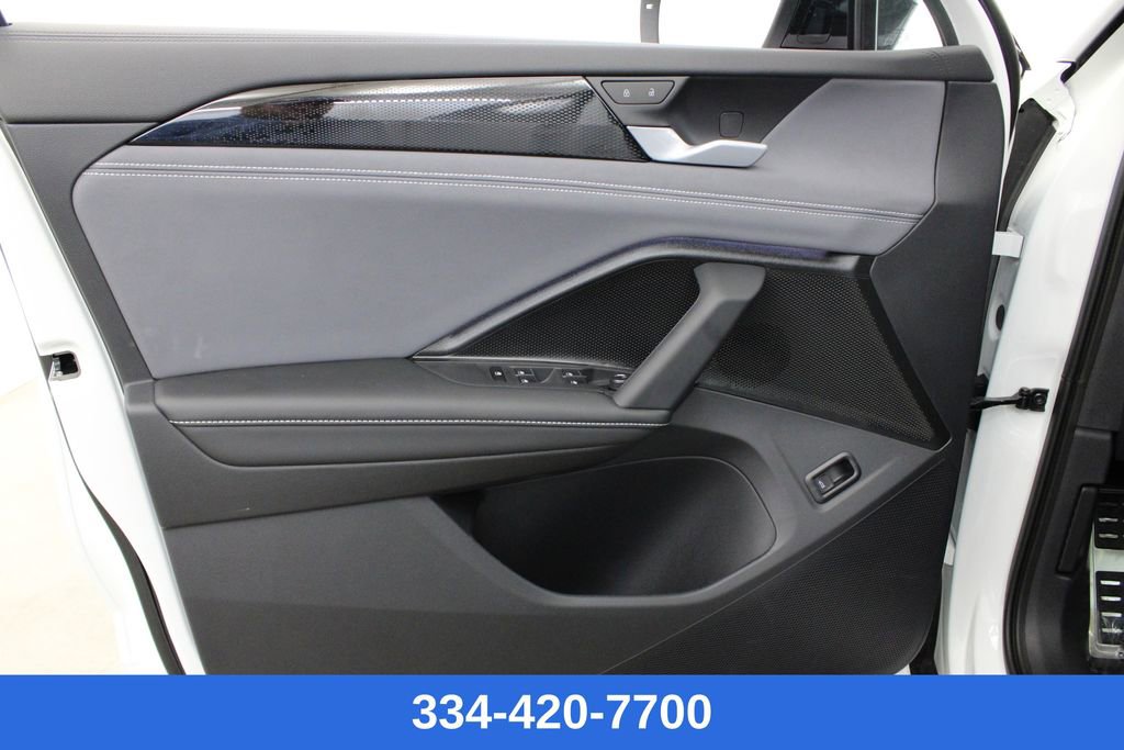 New 2026 Volkswagen Tiguan SE R-Line image 15