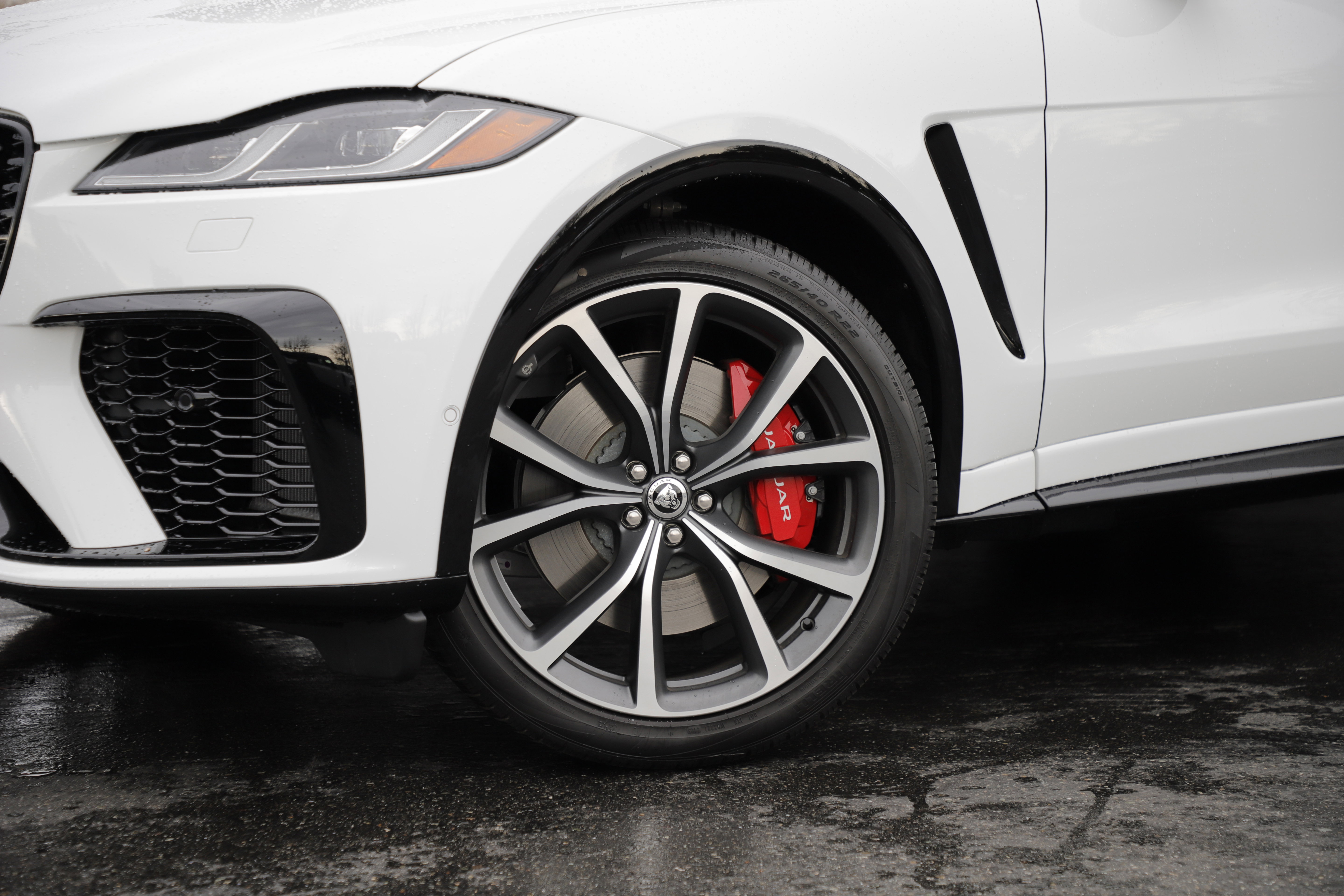 New 2026 Jaguar F-PACE SVR image 2