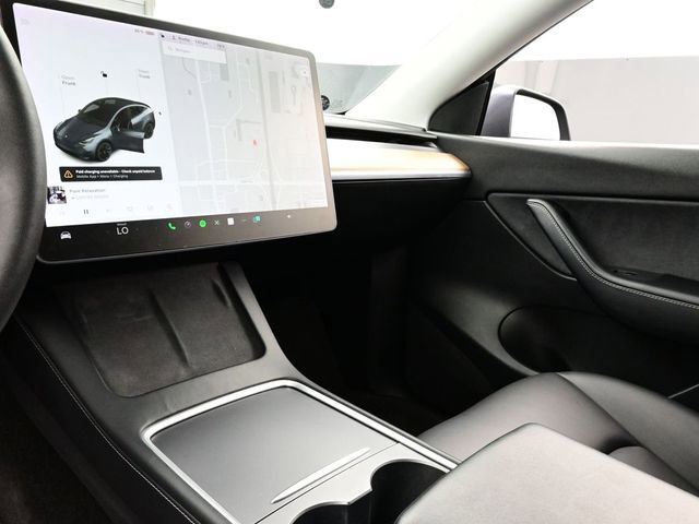 Used 2021 Tesla Model Y Long Range image 10